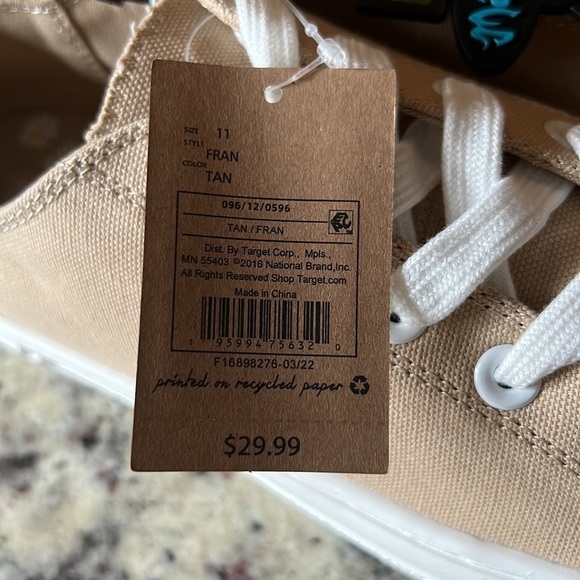 NEW With tags size 11 Mad Love tan sneakers - Picture 4 of 8
